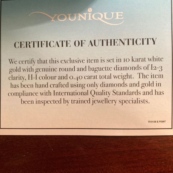 10 karat white gold chain with diamond flower - Picture 3 of 4
